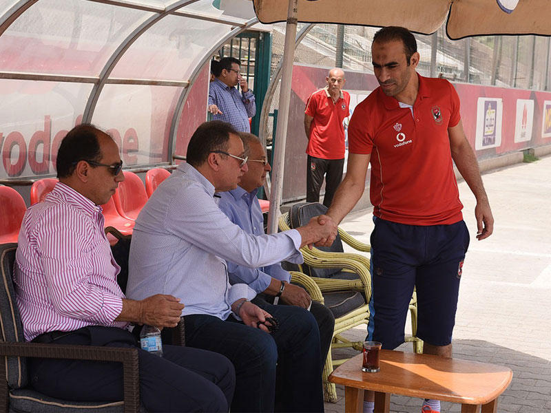 الخطيب في تدريب الأهلي أمس