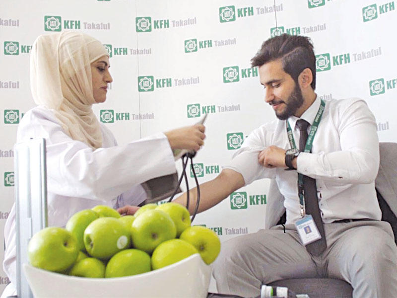 جانب من الفحوصات الطبية