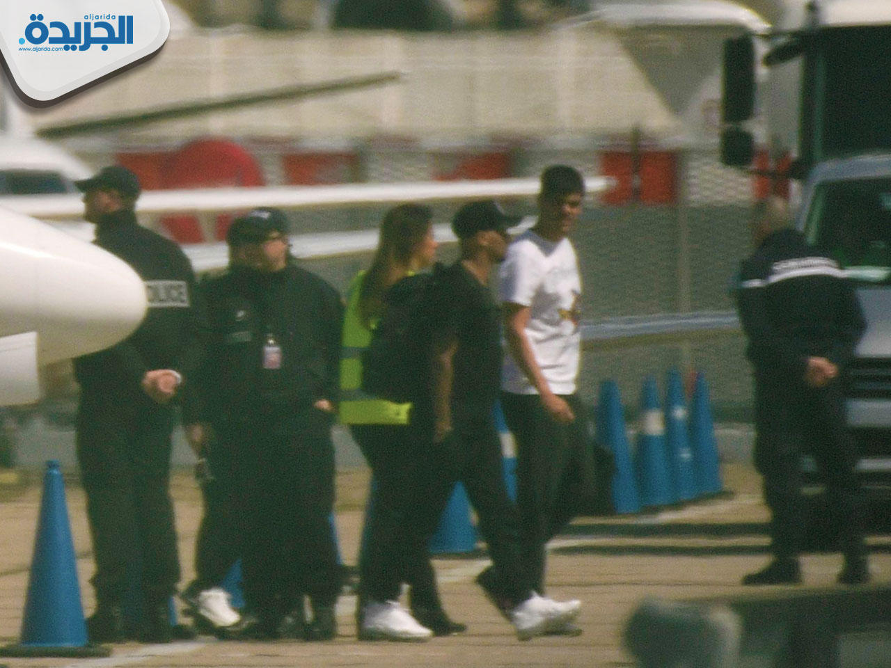 نيمار يصل الى مطار لو بورجيه في ضاحية سان دوني الباريسية