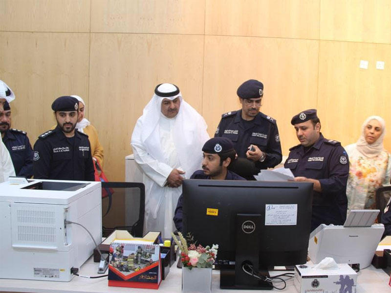 العجمي متفقداً الموقع