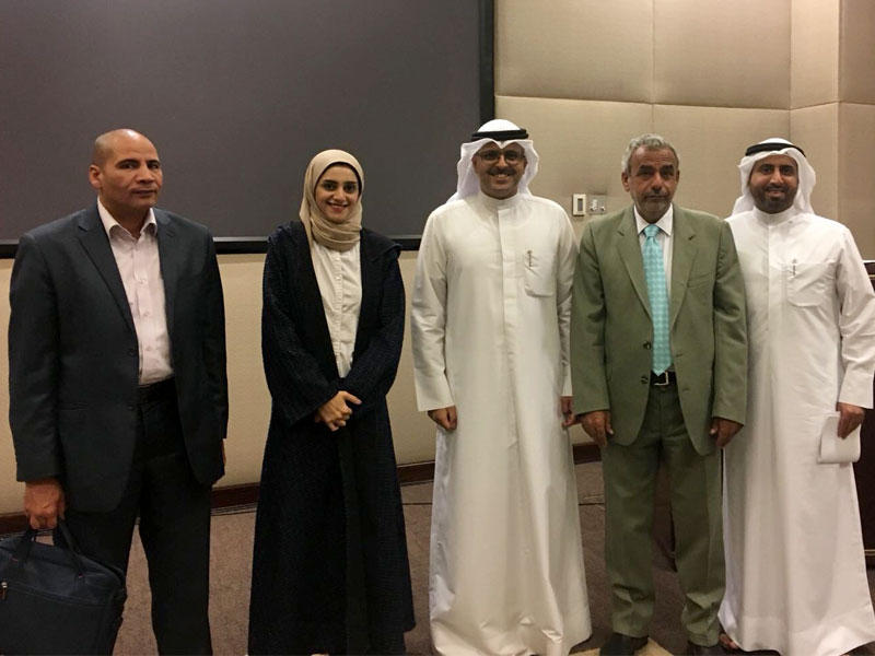المشاركون في أمسية البيان الشعرية 