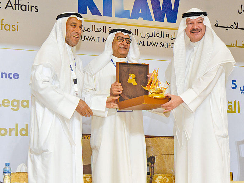  المقاطع والخليفة يكرمان السريع