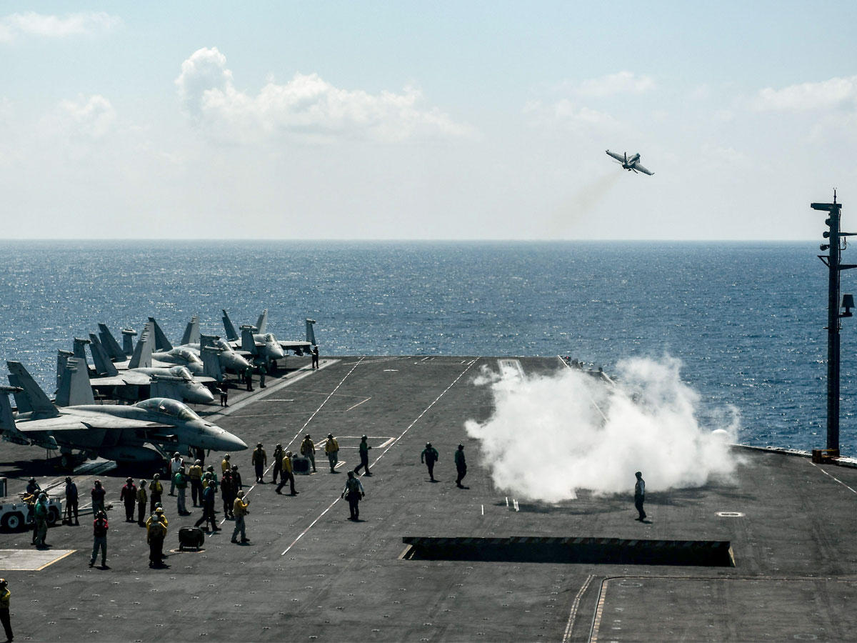 حاملة الطائرات الأميركية الكبيرة هاري ترومان التي بدأت شن عمليات ضد داعش في سورية والعراق انطلاقاً من شرق المتوسط حيث ترسو منذ أيام t(أ ف ب)  