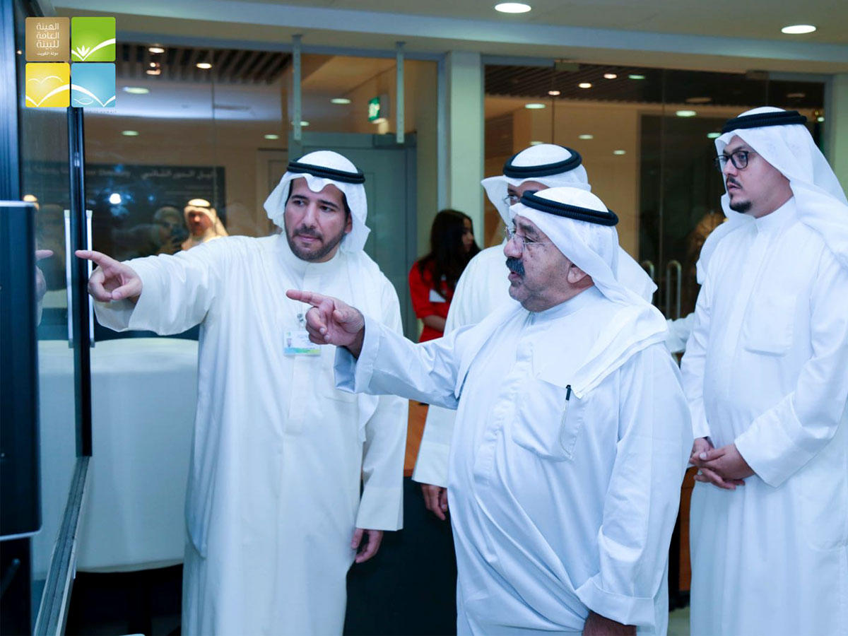 ناصر الصباح يطلع على آلية العمل في مختبرات «البيئة»