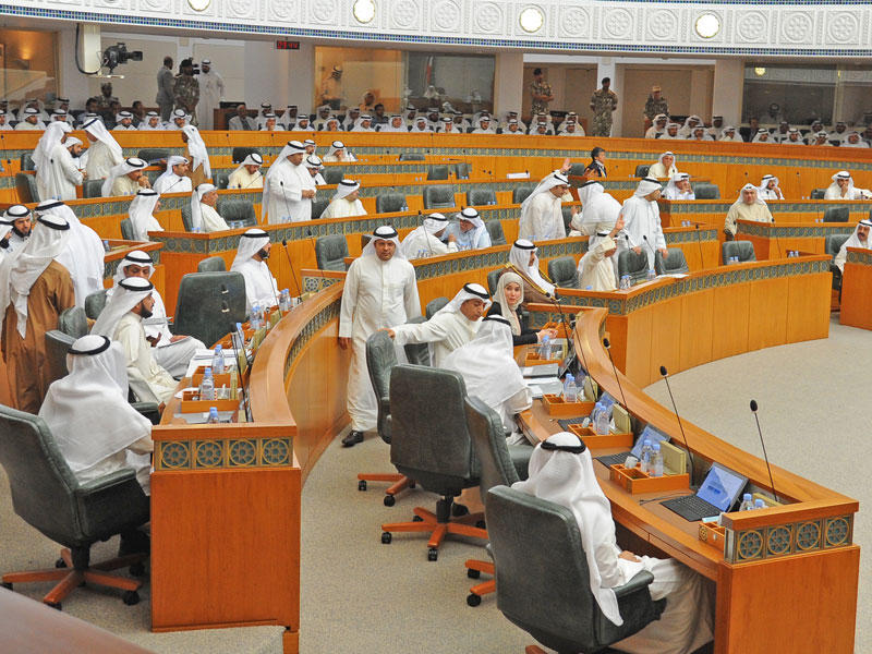 المجلس خلال جلسته الخاصة أمس (تصوير عبدالله الخلف)