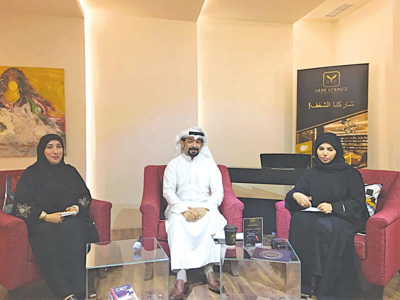 الهندال متوسطاً الفياض والصمادي في الندوة