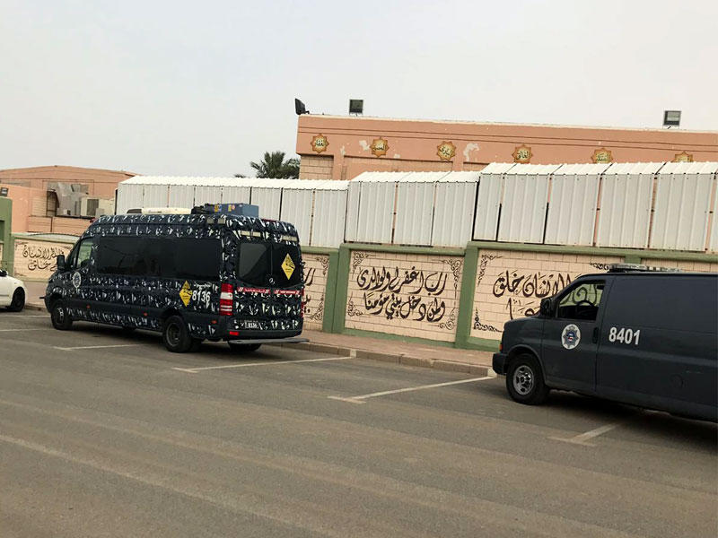 رجال مكافحة المتفجرات خلال تأمين المقار الانتخابية 