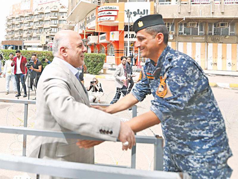 العبادي لحظة تفتيشه أمس