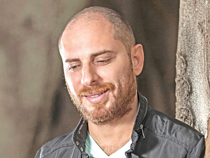 الفنان الجزائري فادي طلبي