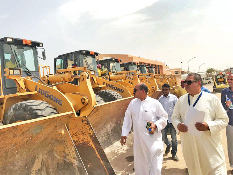 جانب من تفقد آليات النظافة