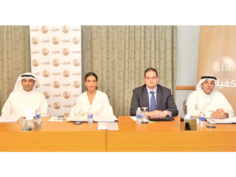 رهام الغانم وطارق البحر خلال «العمومية»