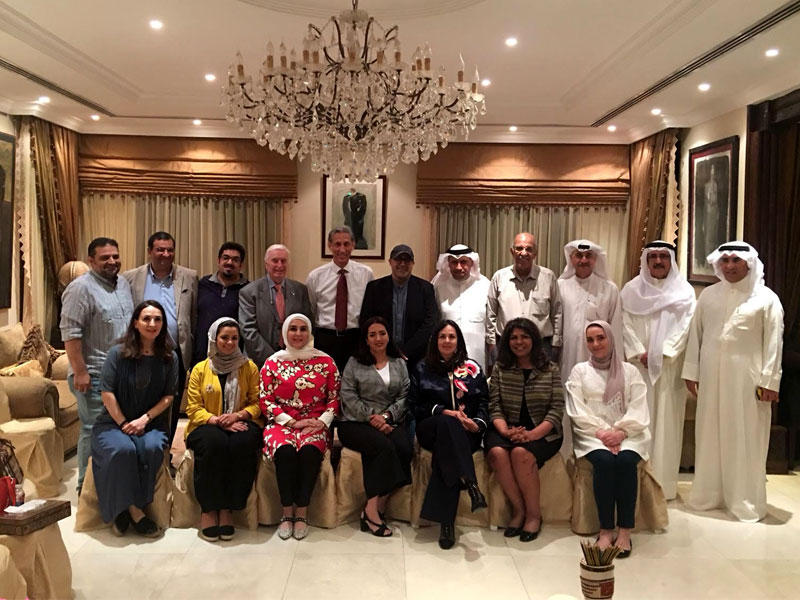 المشاركون في اللقاء المفتوح 