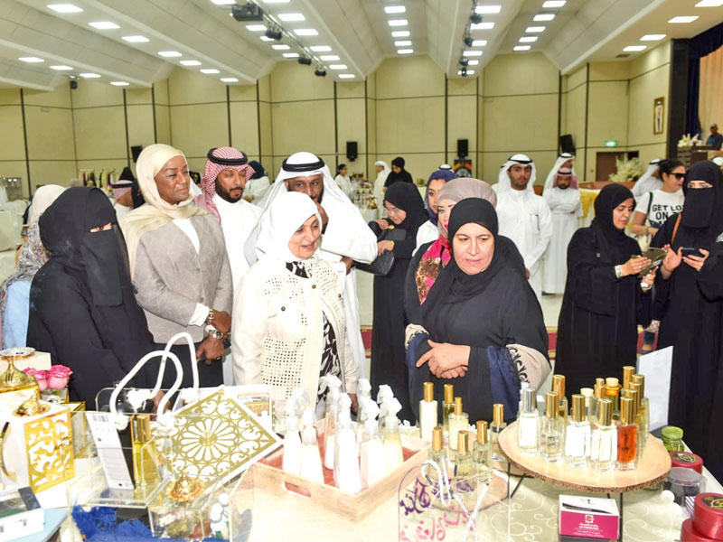 الصبيح خلال جولة بالمعرض