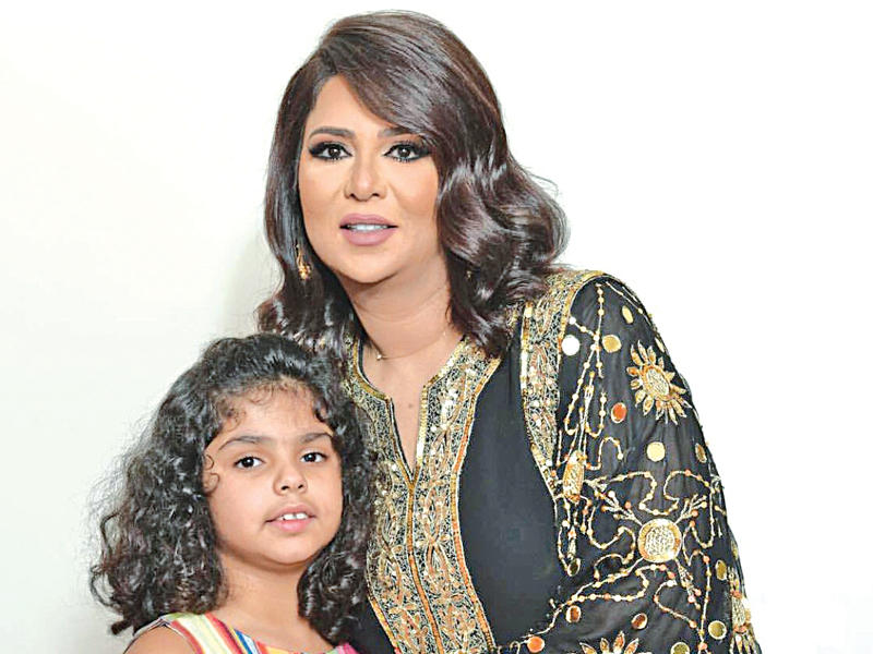 نوال وحنين في كواليس «مجموعة إنسان»