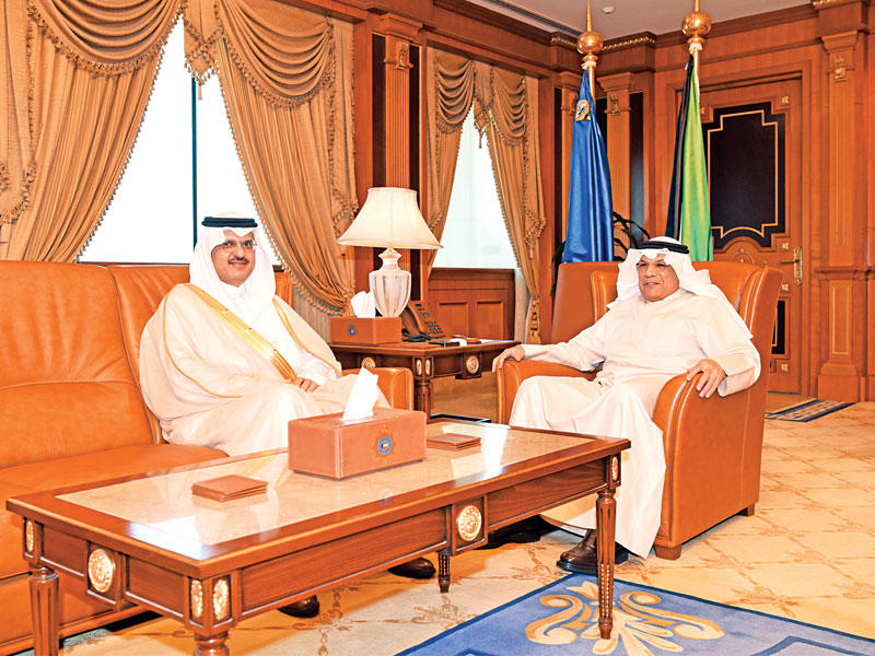 الجراح مستقبلاً السفير السعودي