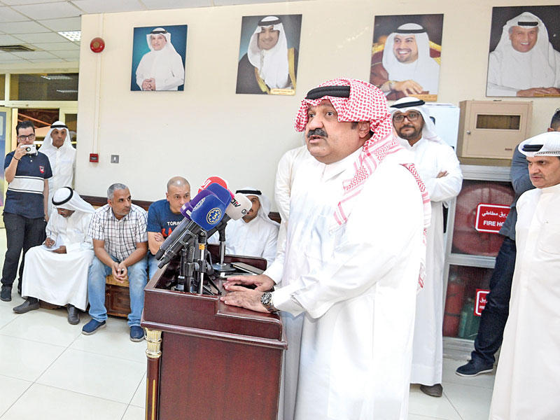 أحمد اليوسف متحدثاً إلى وسائل الإعلام بعد إعلان الفوز