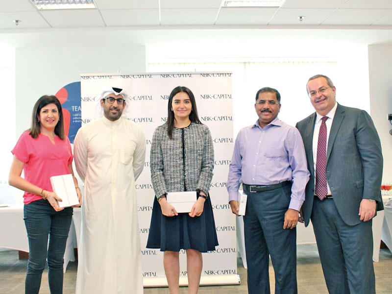 فيصل الحمد متوسطاً نبيل معروف وجون ماثيو وعائشة الصايغ وشارلوت سمعان