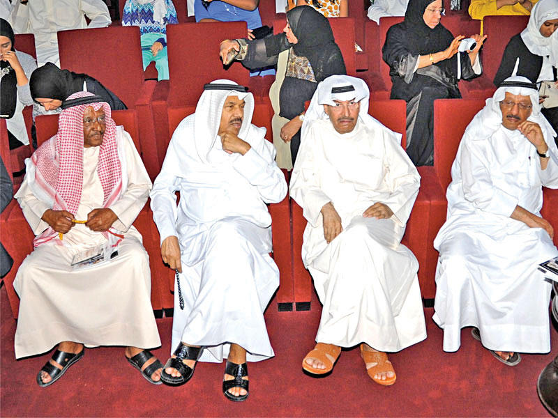 يوسف المهنا ومصطفى أحمد وغنام الديكان ونجم العميري