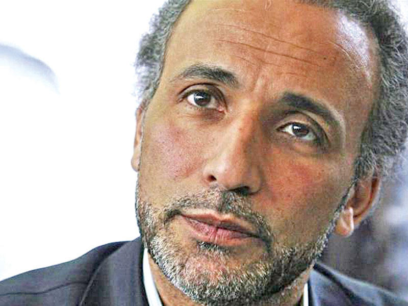 حفيد مرشد جماعة الإخوان المسلمين حسن البنا، طارق رمضان،