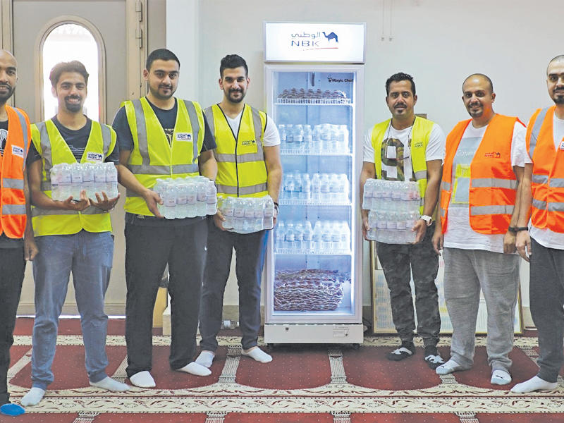 «الوطني» يوفر ثلاجات تقدّم «كسرة الإفطار» للصائمين