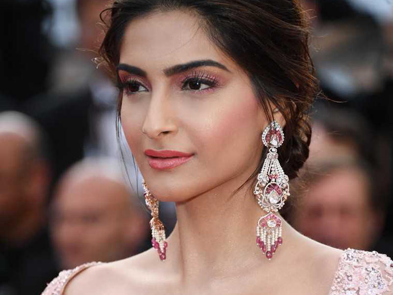 سونام كابور