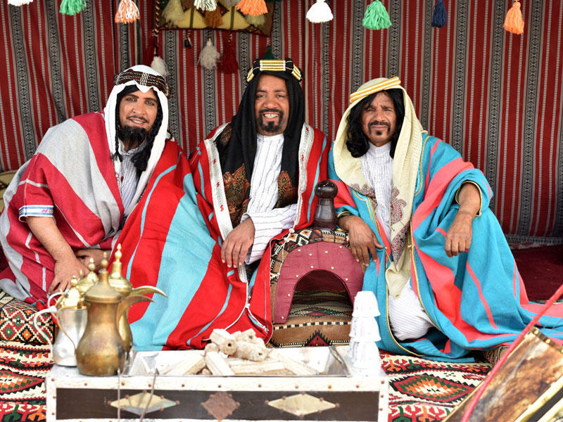 العونان في مشهد من «برودكاست»