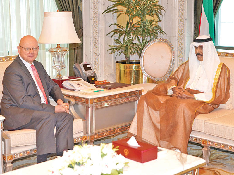 سمو ولي العهد الشيخ نواف الأحمد الجابر الصباح يستقبل سعادة سفير هنغاريا لدى دولة الكويت السفير ميهاي باير