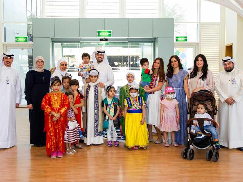 فريق «الوطني» مع الأطفال في المستشفى