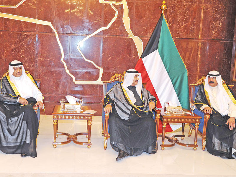 جانب من مشاركة سمو الشيخ ناصر المحمد في غبقة الخالد أمس الأول (تصوير عوض التعمري)