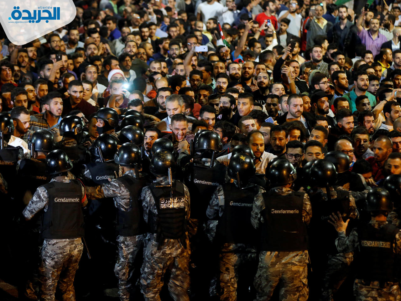 جانب من الاحتجاجات أمام مبنى رئاسة الوزراء في عمّان