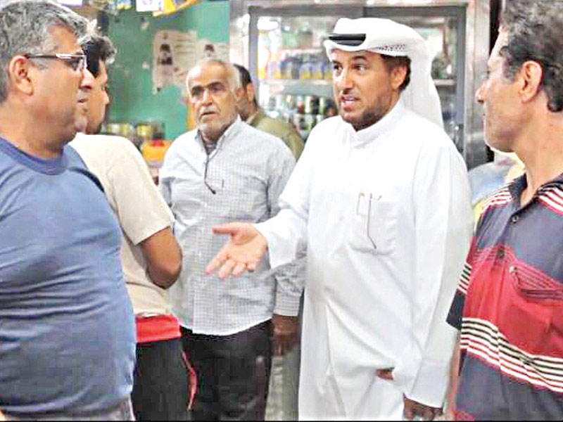 المطيري مع البحارة الإيرانيين