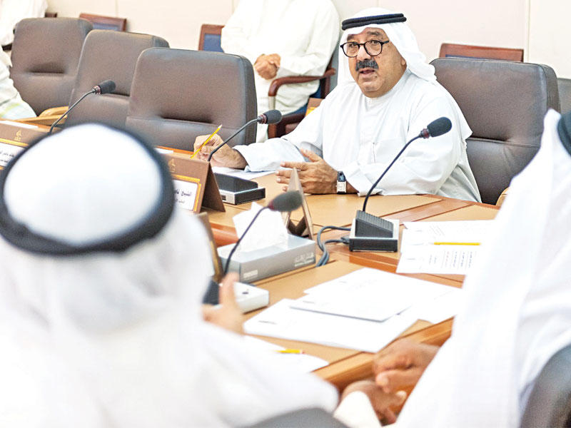 ناصر الصباح خلال اجتماع الحكومة مع اللجنة البرلمانية المشتركة أمس