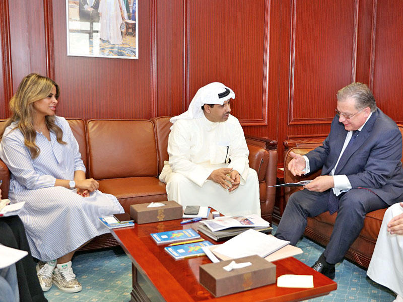 فليطح في حديث مع مدير شركة جورج ويكس