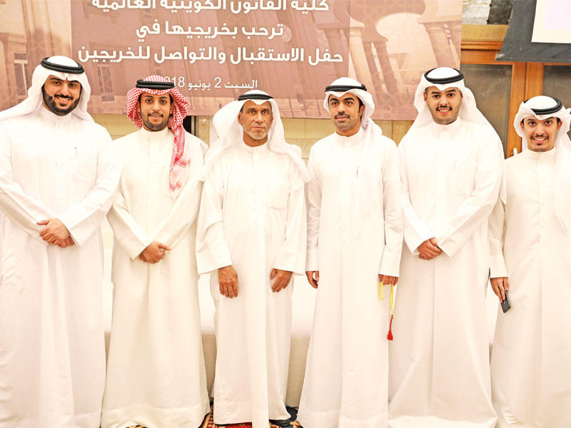 المقاطع متوسطاً بعض الخريجين