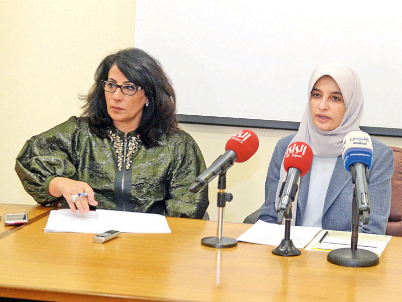 الجارالله والسالم في المؤتمر الصحافي أمس (تصوير عوض التعمري)