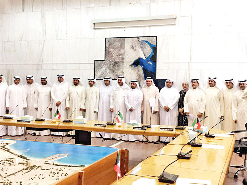 الرومي وأعضاء المجلس البلدي