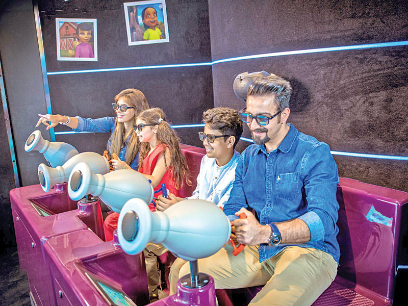 مجموعة من المشاركين