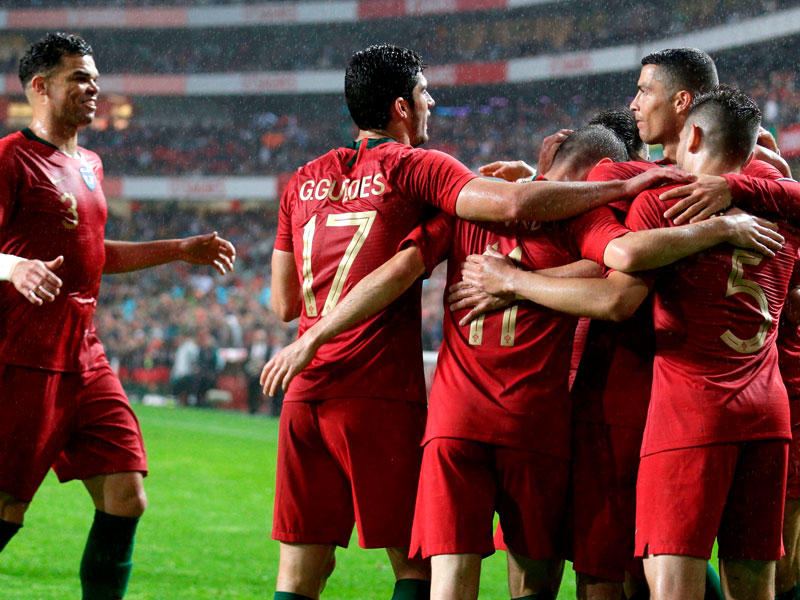 فرحة لاعبي المنتخب البرتغالي في مواجهة الجزائر