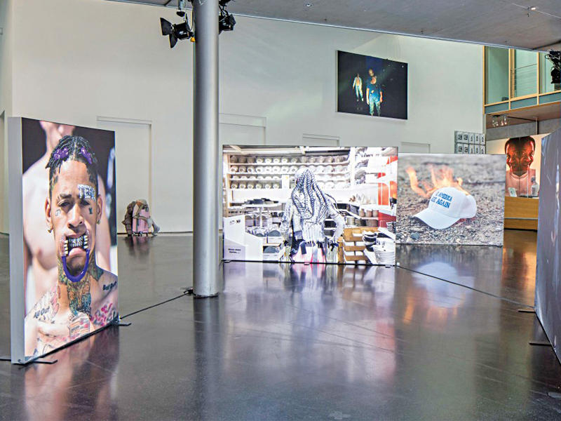 من أجواء معرض بينالي برلين 