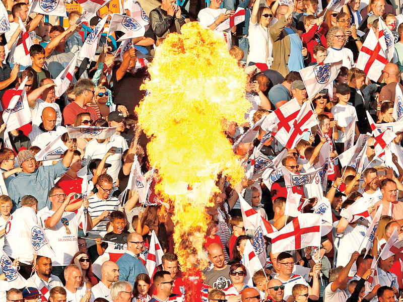 جماهير المنتخب الإنكليزي خلال مباراة سابقة أمام كوستاريكا ودياً