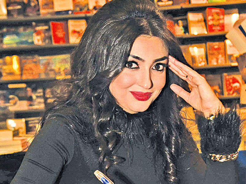 الشاعرة اللبنانية حنين الصايغ