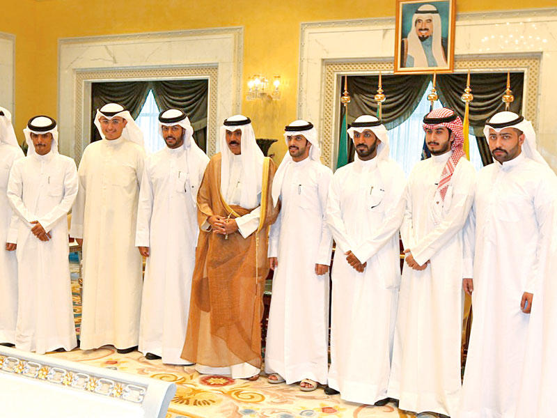 ولي العهد مستقبلاً ممثلي الهيئات الإدارية لفروع الاتحاد الوطني لطلبة الكويت