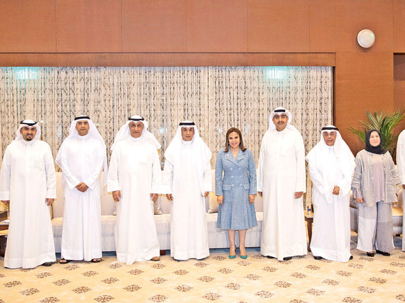 العازمي والبحر يتوسطان مسؤولي «التربية» و«البنك الوطني»