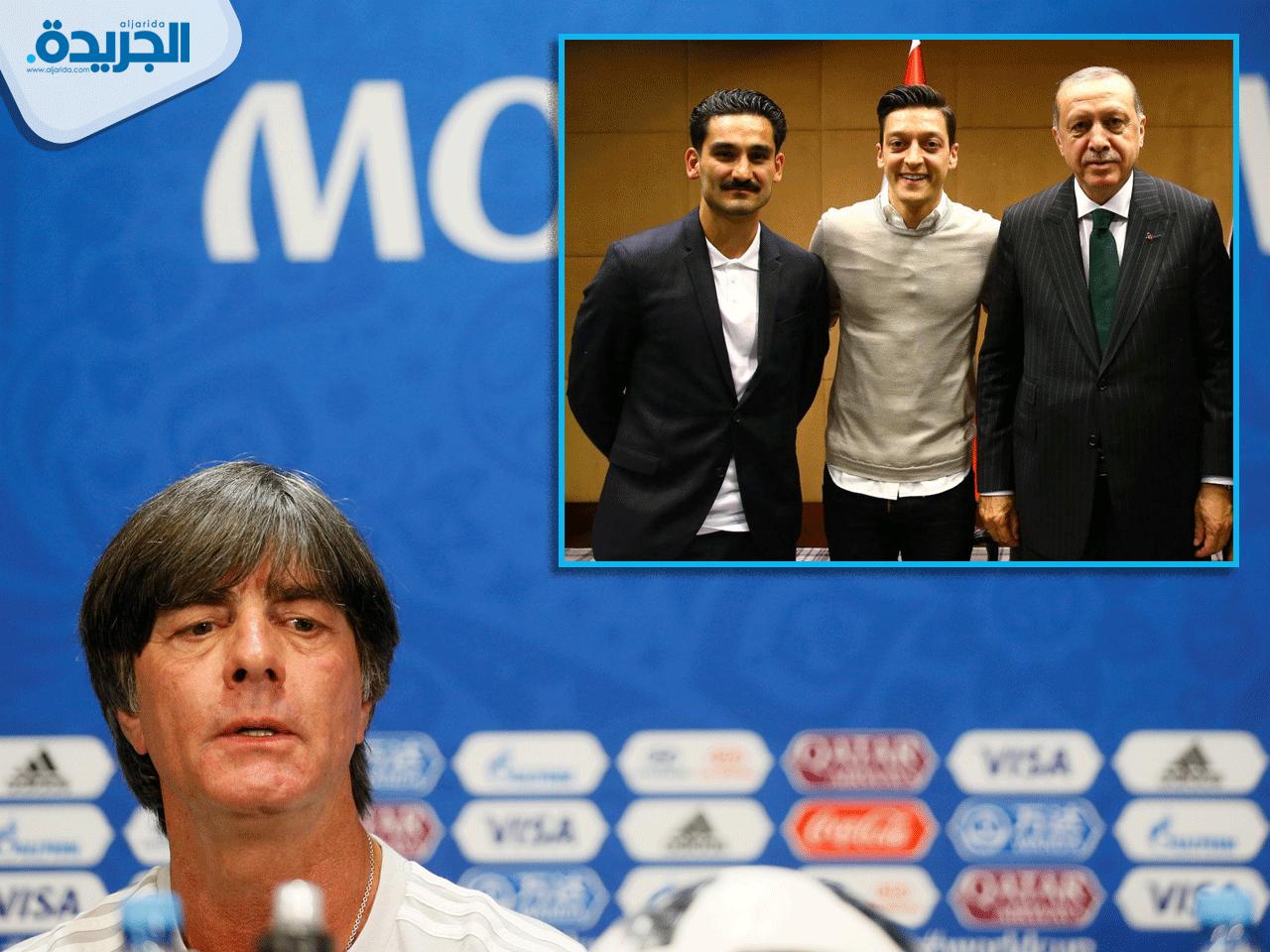 المدير الفني للمنتخب الألماني لكرة القدم يوأخيم لوف خلال المؤتمر الصحفي