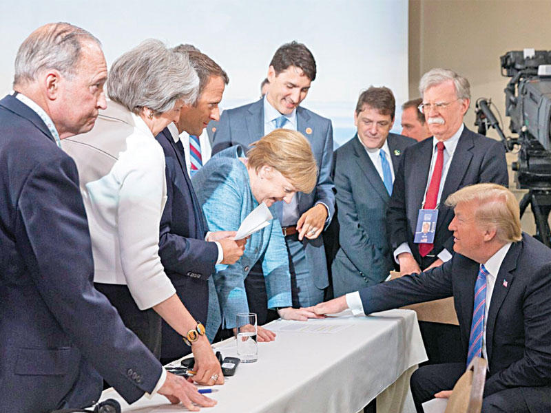 صورة نشرها ترامب وقال إنها تظهر حقيقة ما جرى في قمة G7 بكندا قبل أيام  