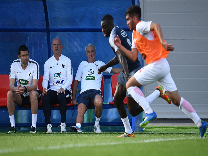 ديشان خلال تدريبات فرنسا