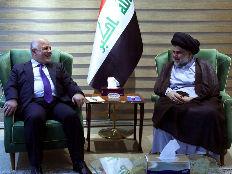 السيد مقتدى محمد الصدر في اجتماع سابق مع د. حيدر العبادي