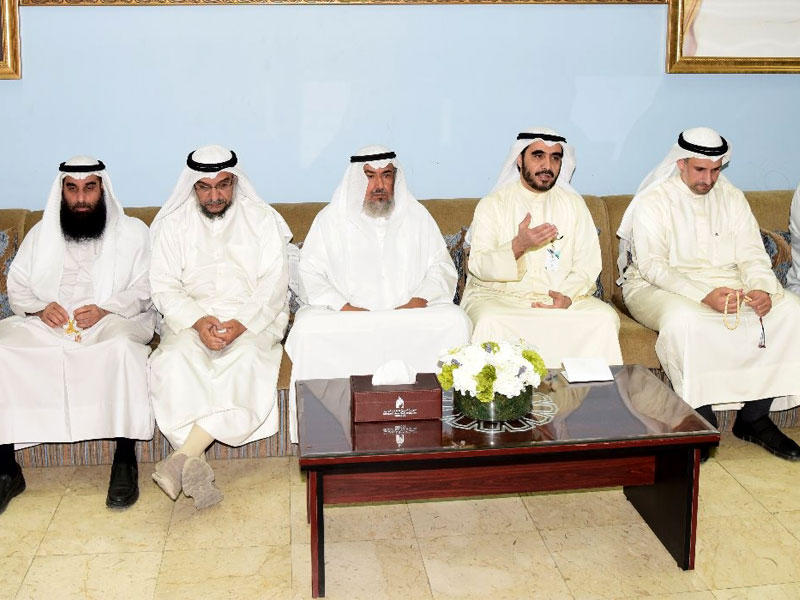 الصميط متحدثاً في اللقاء