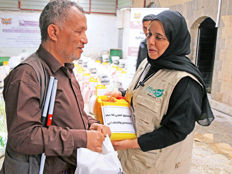 توزيع المساعدات خلال حملة «العون المباشر»