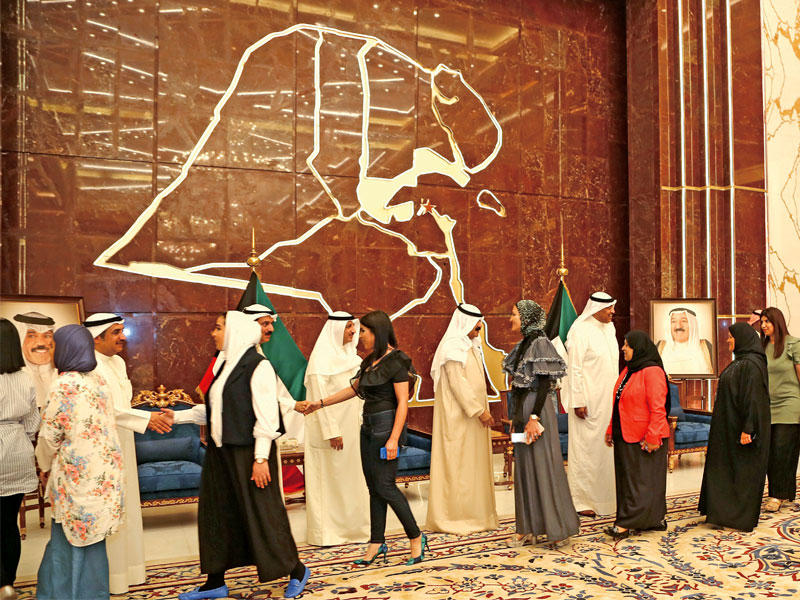 جانب من استقبال الخالد المهنئين بمناسبة عيد الفطر